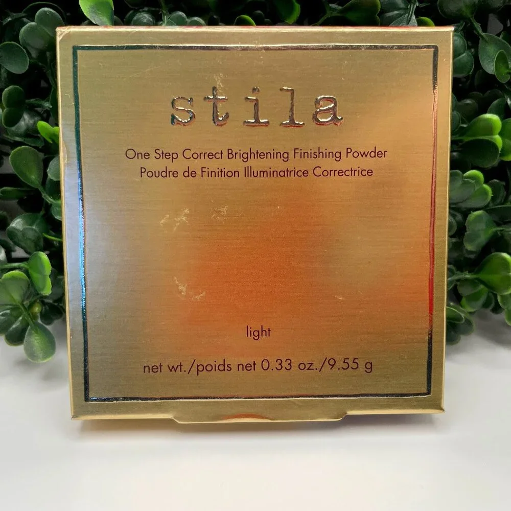 NEW IN BOX - Stila - One Step Correct Brightening Finishing Powder